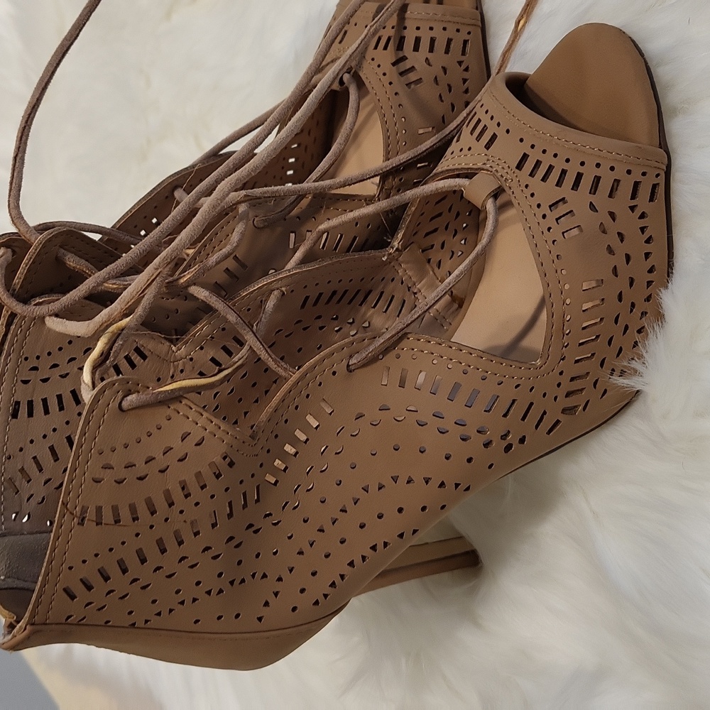 Call it Spring shoes - Picture 7 of 8